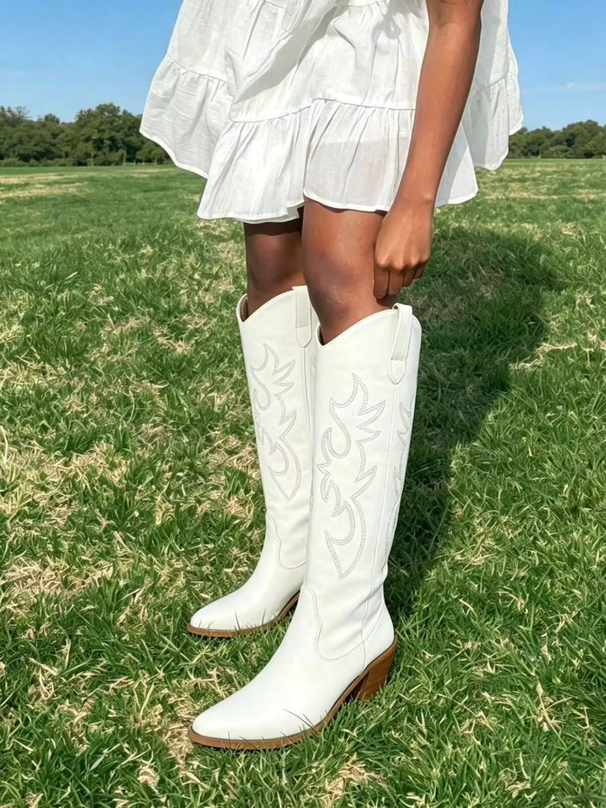 Women's Western Cowboy Boots Embroidered Pointed Toe Pull-On Retro Classic Fall Knee High Cowgirl Boots For Woman Spring Boots For Women