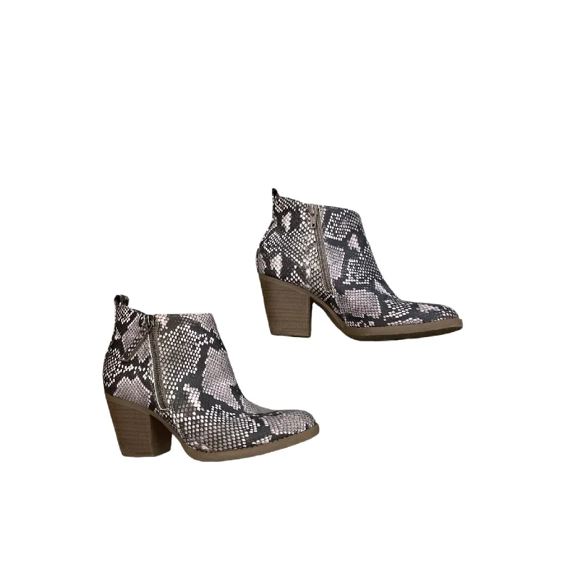 Boots Ankle Heels By Universal Thread In Snakeskin Print, Size: 6.5