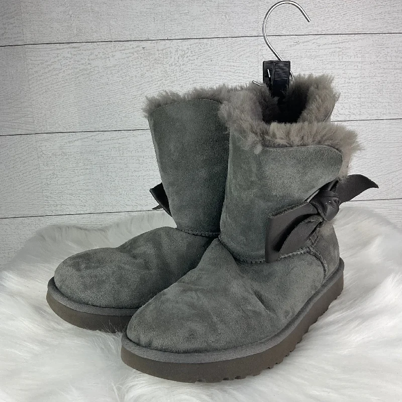 Boots Designer By Ugg In Grey, Size: 8